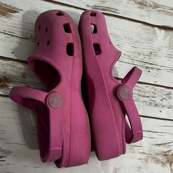 Kids Pink Crocs Mary Jane Style Size‎ 12 double strap - Picture 6 of 11